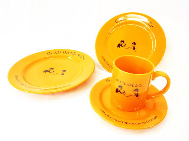 GLAD HAND TABLE WARE COMPLETE SET 