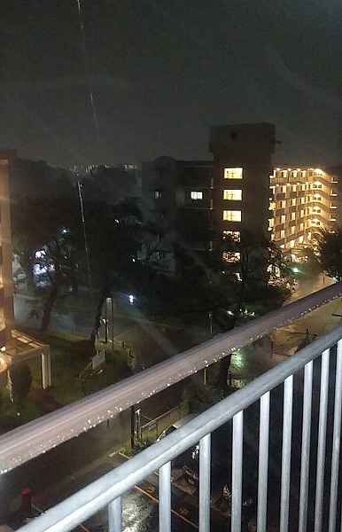 台風の夜