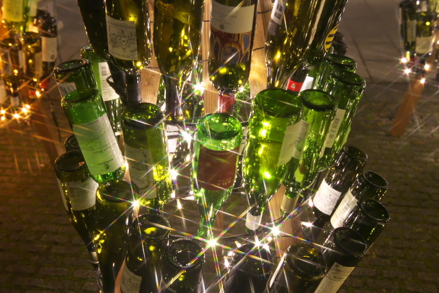 12,000本のワインボトルの イルミネーション（Illumintion）